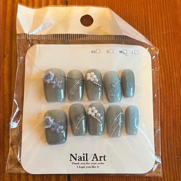 Other - Gray Shiny Floral Nails